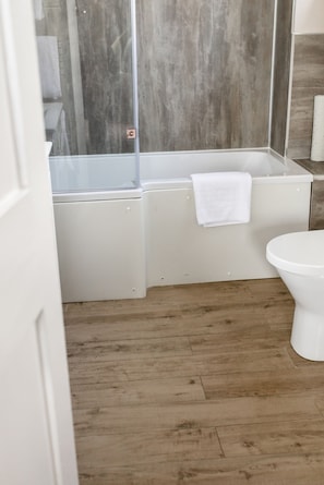 Double Room, Ensuite (Cosy) | Bathroom
