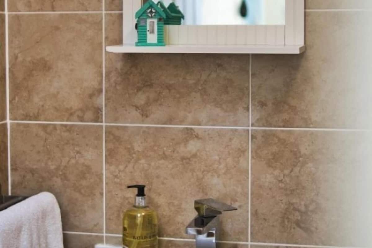 Bathroom | Shower, rainfall showerhead, free toiletries, hair dryer