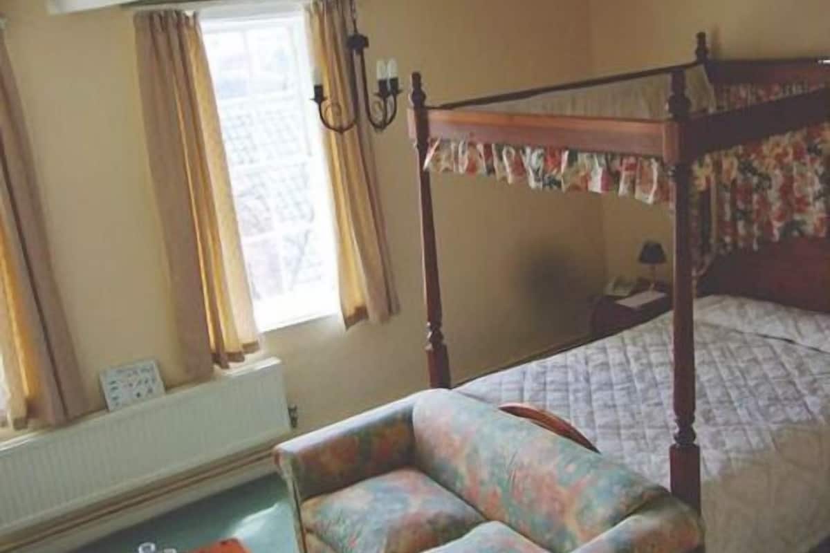 Doppia con bagno e letto a baldacchino | Ferro/asse da stiro, Wi-Fi gratuito