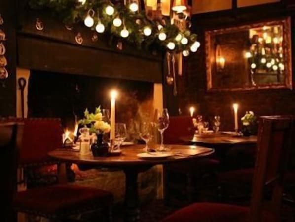 Dining - The Rock Inn (Newton Abbot)