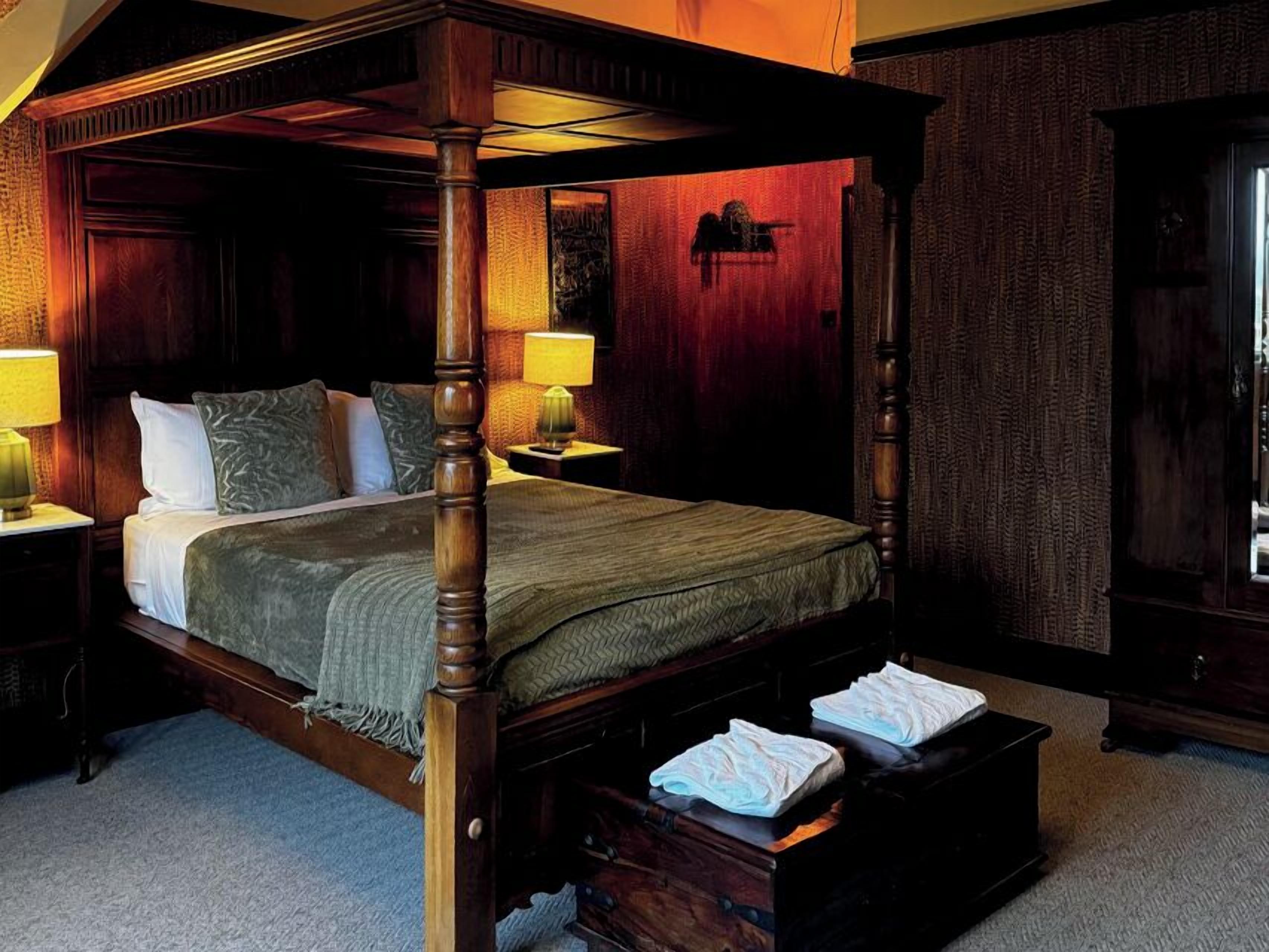 Double Room, Ensuite (The Fagin Room)