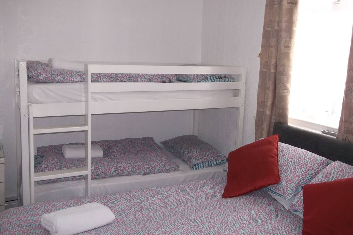 Suite, Ensuite ( 2 Adults & 2 Children R4) | 1 bedroom