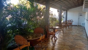 Outdoor dining - Pousada Aquarium (Buzios)