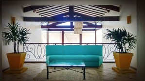Lobby sitting area - Pousada Aquarium (Buzios)