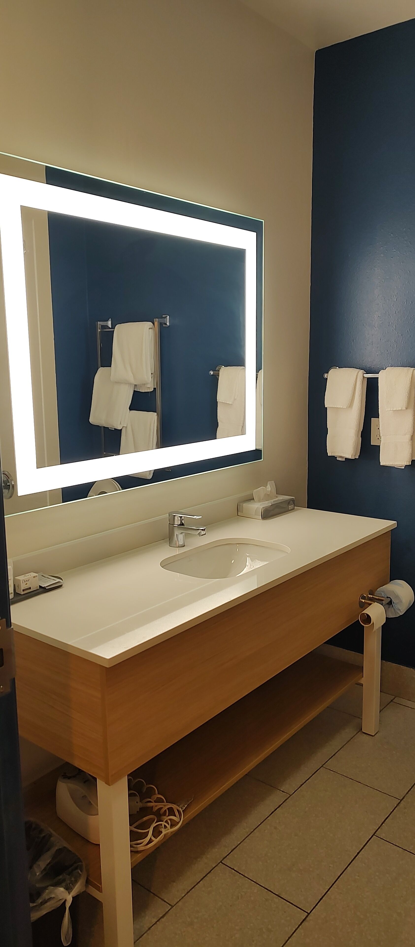 deluxe room, 2 queen beds, non smoking | bathroom | combined shower/bathtub, free toiletries, hair dryer, towels