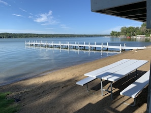 Private beach, fishing - The French Country Inn Lake Geneva (Lake Geneva)