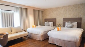 Deluxe Twin Room | Premium bedding, down comforters, in-room safe, individually decorated - Hotel St Ellis (Legazpi)