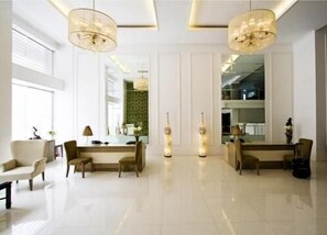 Lobby - Hotel St Ellis (Legazpi)