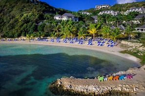 Private beach, white sand, sun-loungers, beach towels
