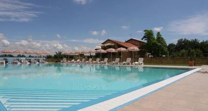 Country House Country Club