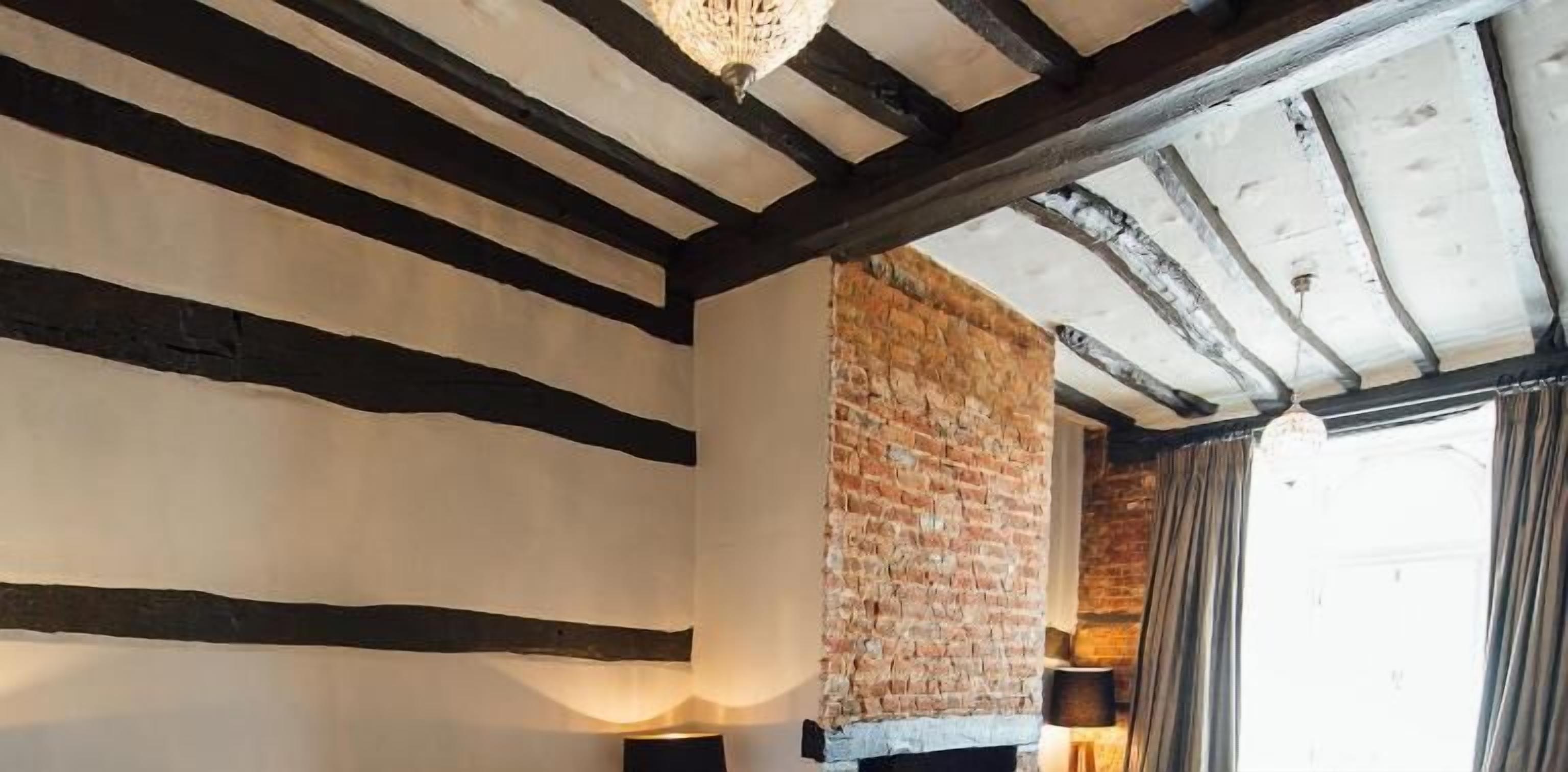 minibar, individually decorated, desk, iron/ironing board