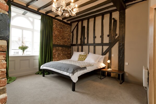 Egyptian cotton sheets, premium bedding, pillowtop beds - The Kings Arms (Berkhamsted)