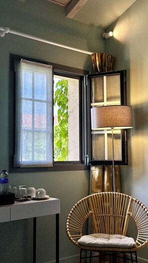 舒適雙人房, 1 張加大雙人床 | 高級寢具、客房內保險箱、獨特裝潢、布置獨特