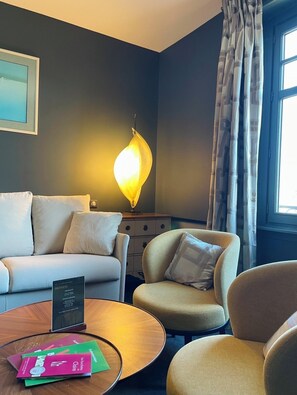 Superior Double or Twin Room | Living area