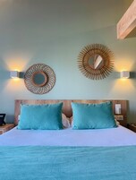 Habitación Confort doble, 1 cama de matrimonio | Ropa de cama de alta calidad, caja fuerte, decoración individual