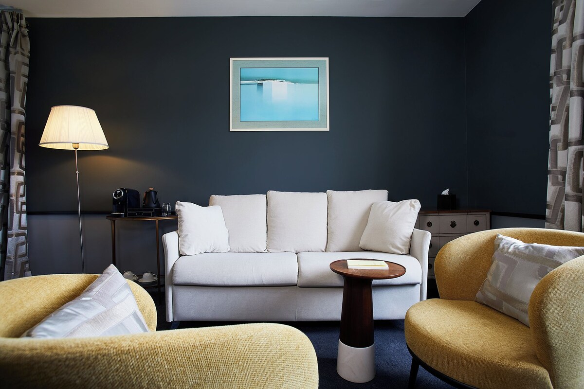 Superior Double or Twin Room | Premium bedding, in-room safe, desk, blackout drapes