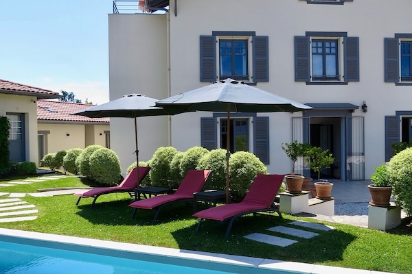 Seasonal outdoor pool, pool umbrellas, sun loungers