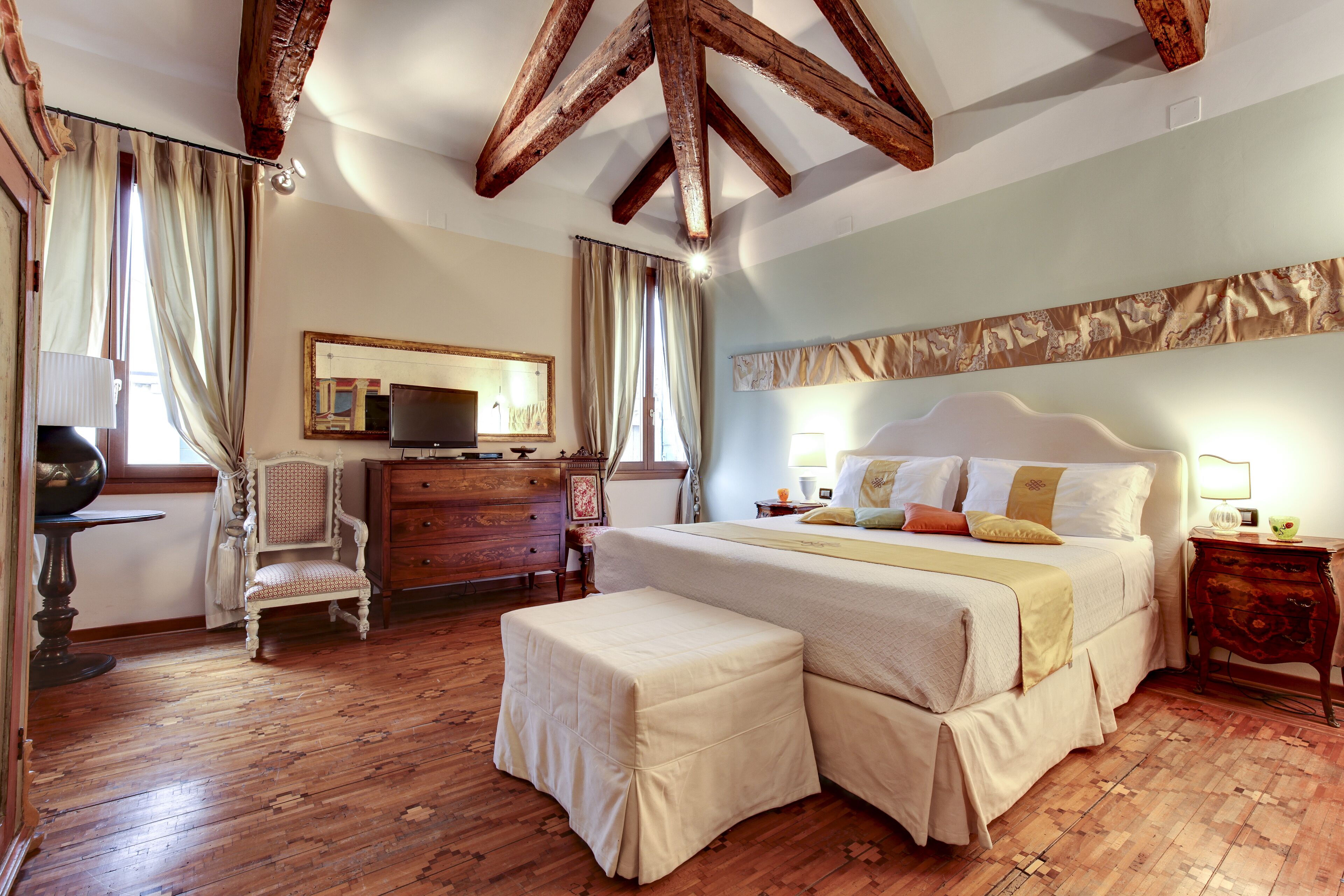 Junior Suite | Premium bedding, minibar, in-room safe, desk