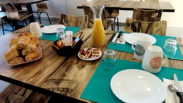 Daily continental breakfast (EUR 9 per person)