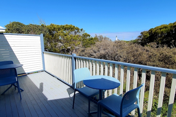 Habitación (Lighthouse Suite Motel) | Balcón