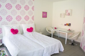 Classic Double or Twin Room | Hypo-allergenic bedding, individually decorated, individually furnished