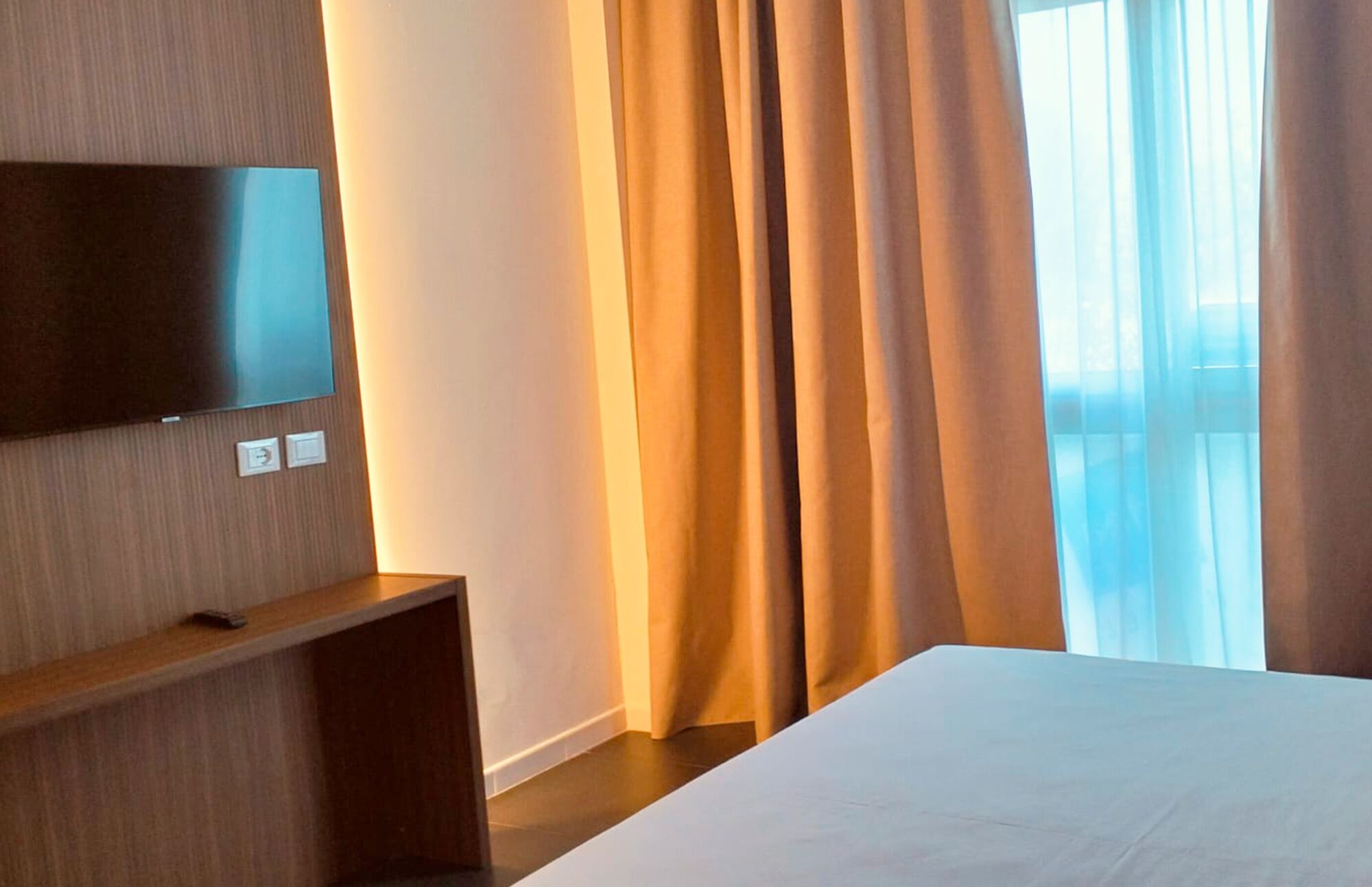 Couette en duvet d'oie, coffres-forts dans les chambres, bureau
