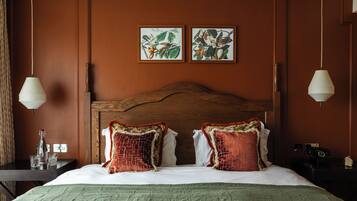 Double Room | Minibar, in-room safe, desk, iron/ironing board