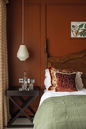 Double Room | Minibar, in-room safe, desk, iron/ironing board - The Alma Hotel (London)