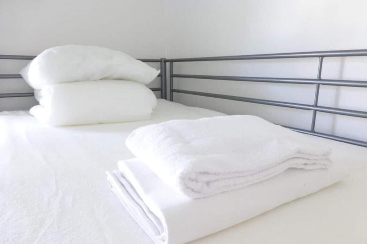 Private single room, shared amenities | 免費 Wi-Fi、床單