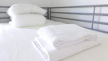 Private single room, shared amenities | 免费 WiFi、床单