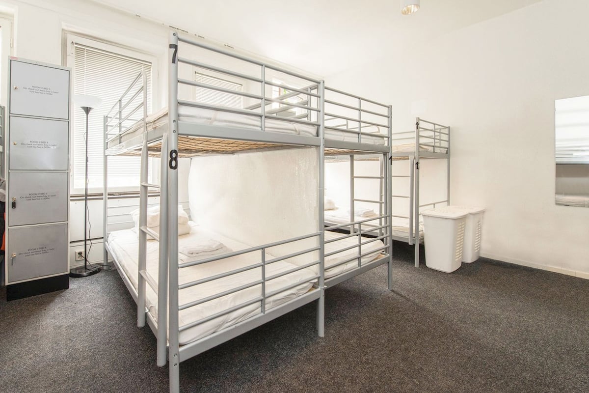 Free WiFi, bed sheets