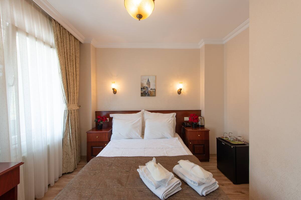 Egyptian cotton sheets, hypo-allergenic bedding available