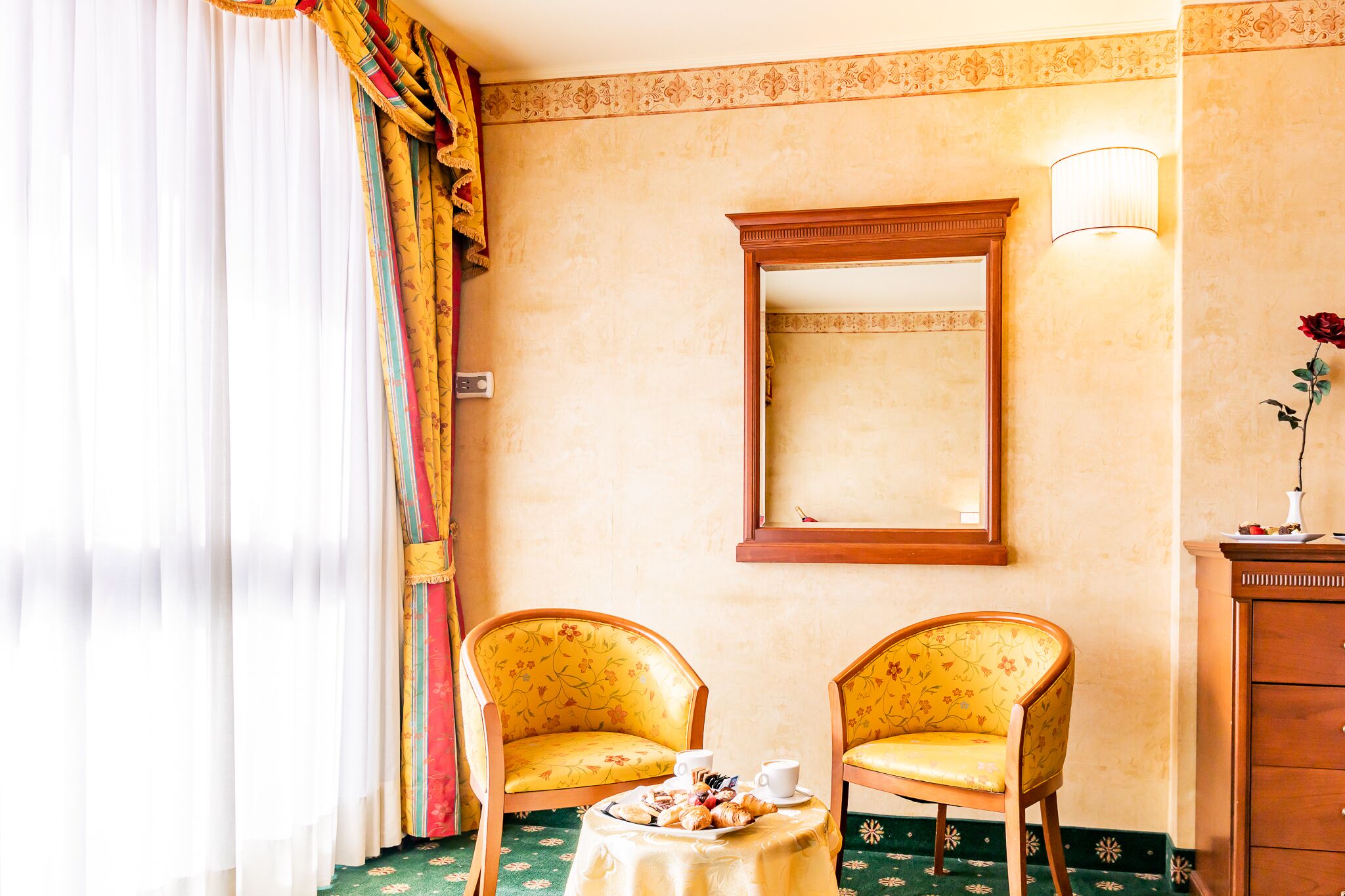 junior suite | minibar, in-room safe, soundproofing, iron/ironing board