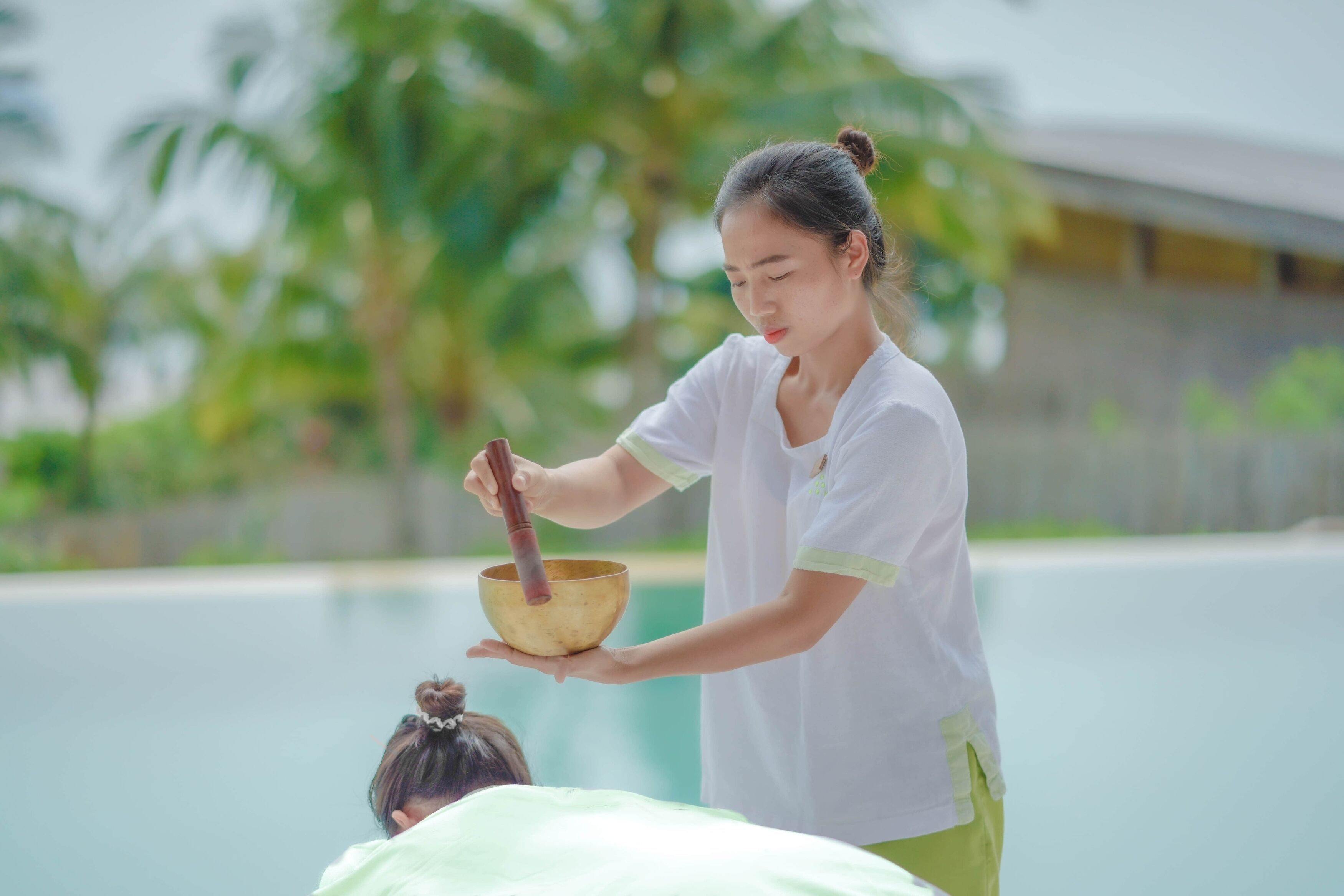 Couples treatment rooms, body treatments, hot stone massages