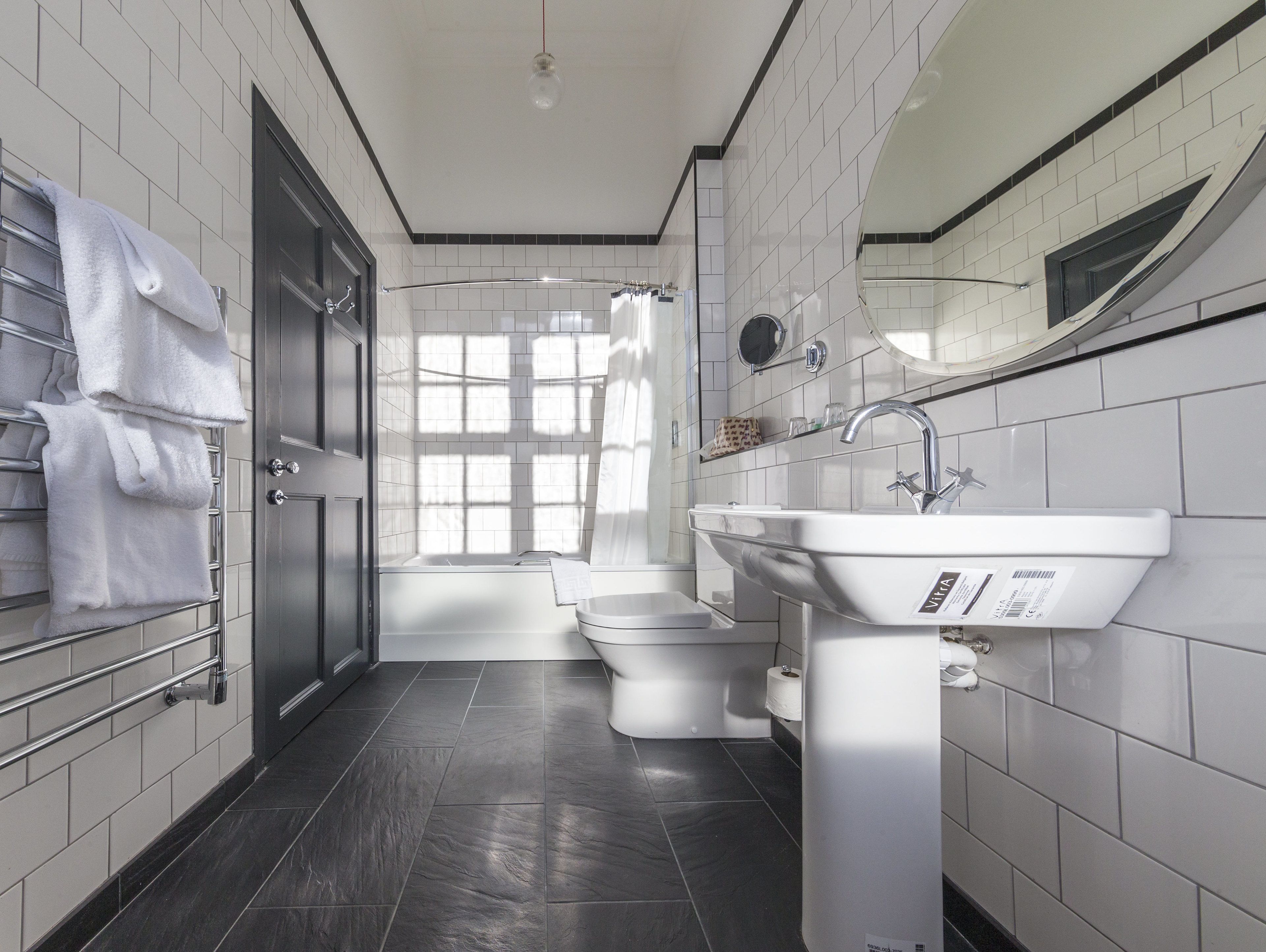 executive double or twin room | bathroom | eco-friendly toiletries, hair dryer, towels, shampoo