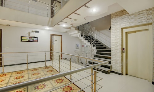 Treebo Rockwell Plaza