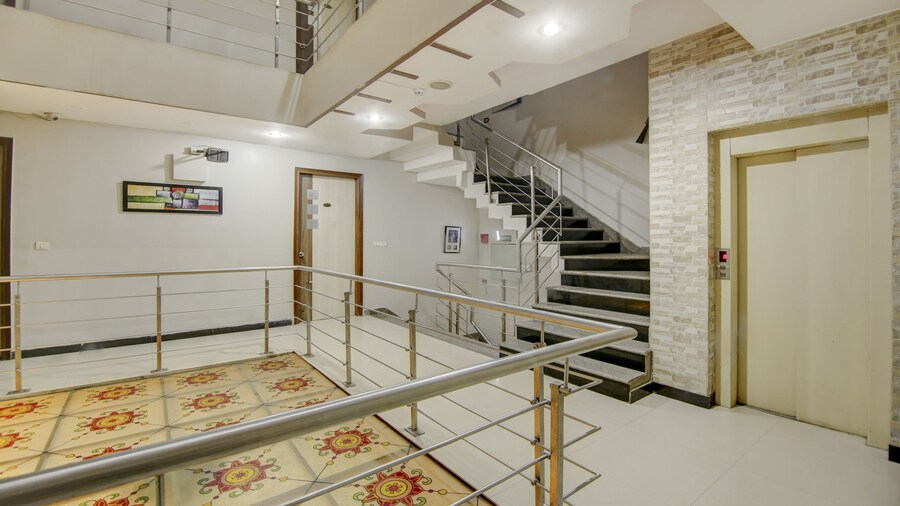 Treebo Rockwell Plaza