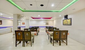 Restaurant - Treebo Rockwell Plaza (New Delhi)