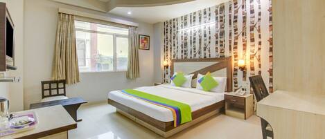 Habitació Deluxe | Caixa forta a l'habitació, escriptori i llits addicionals