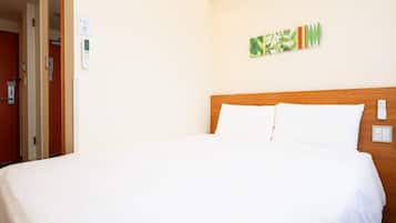 Standard Room, 1 Double Bed, Non Smoking | Down comforters, desk, laptop workspace, blackout drapes