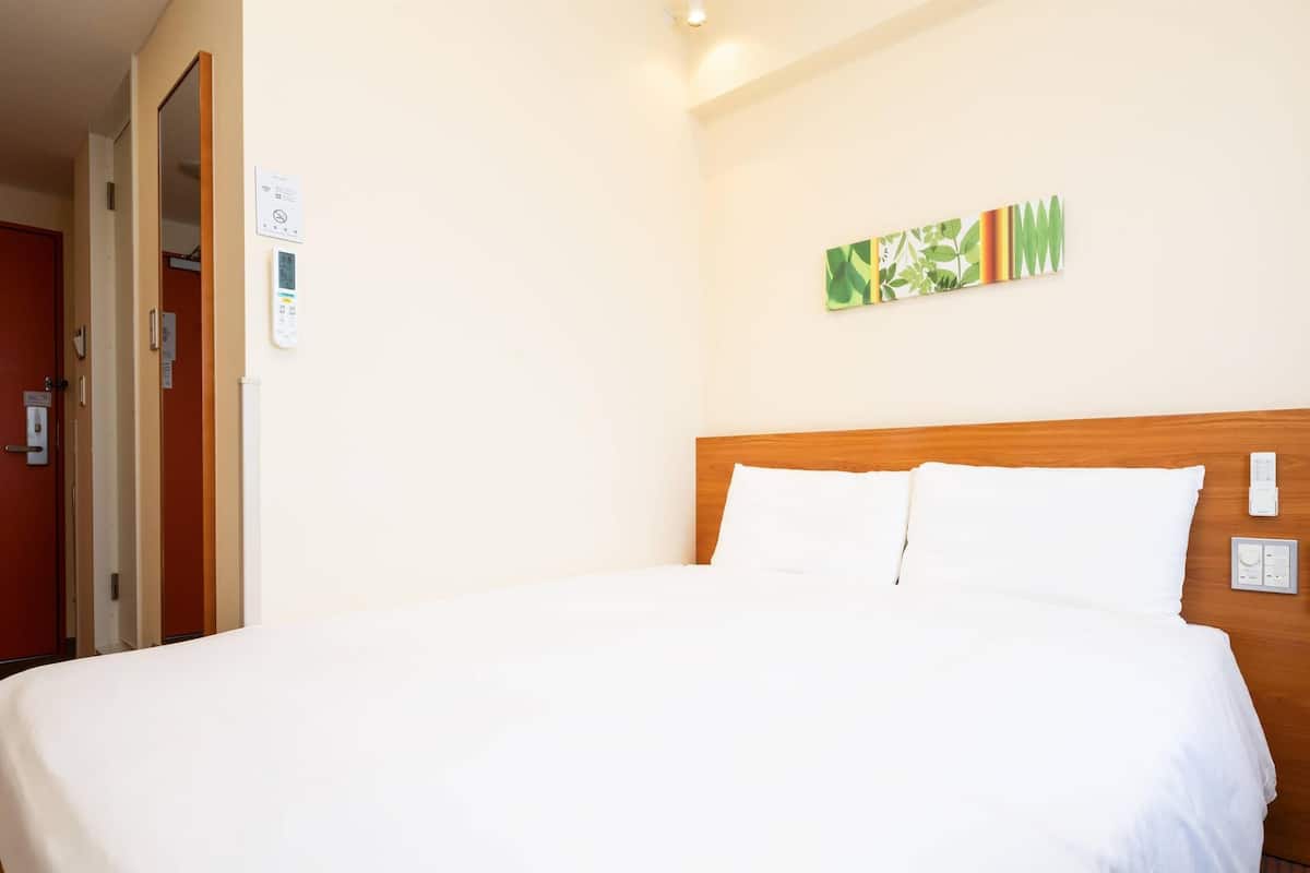 Standardzimmer, 1 Doppelbett, Nichtraucher | Daunenbettdecken, Schreibtisch, laptopgeeigneter Arbeitsplatz