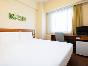 Standard Room, 1 Double Bed, Non Smoking | Down duvets, desk, laptop workspace, blackout curtains