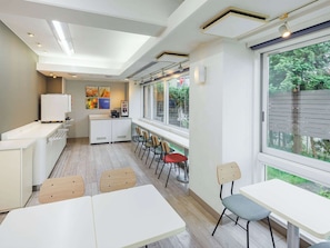 Petit déjeuner buffet (990 JPY par personne)