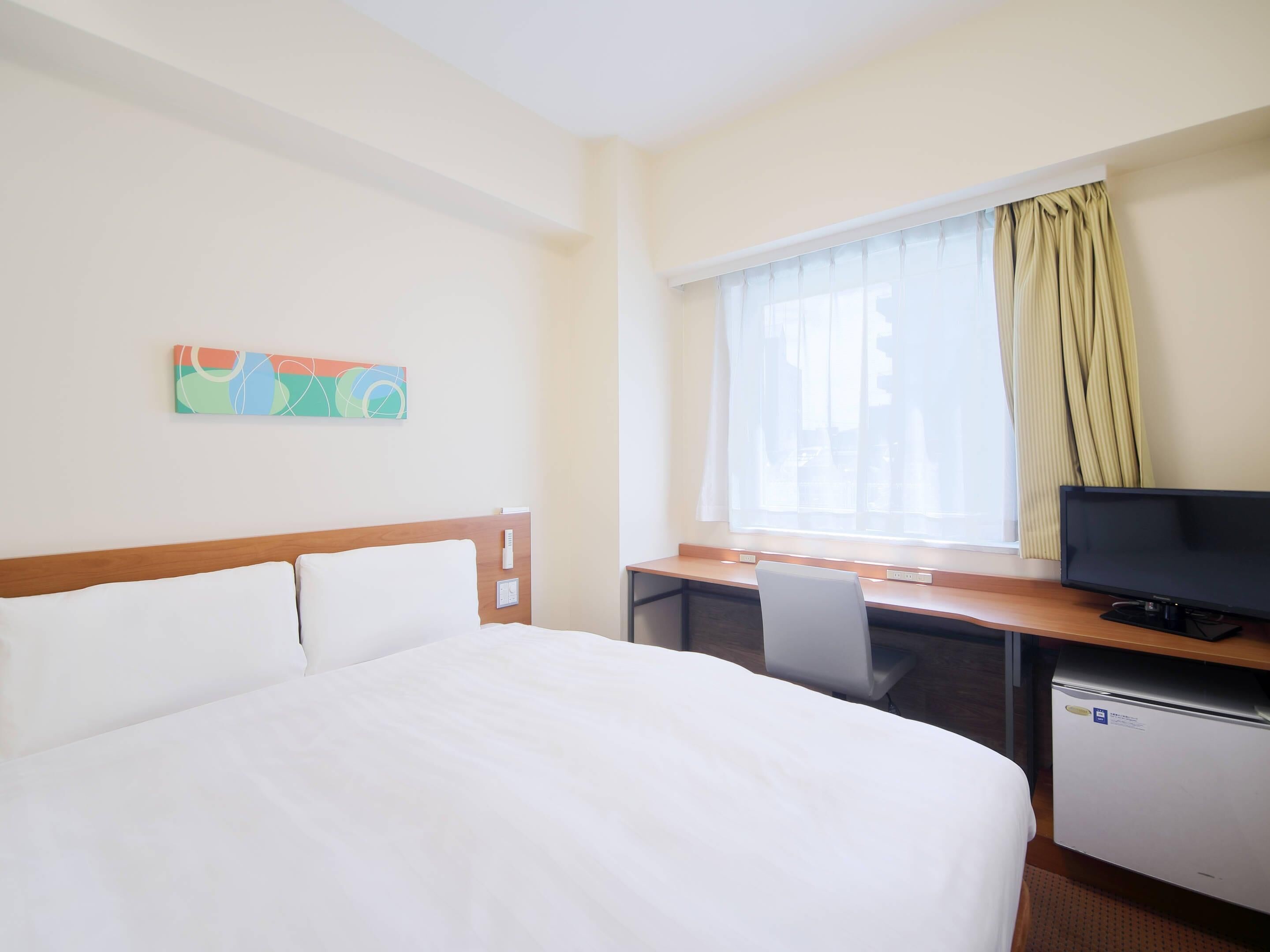 Standard Room, 1 Double Bed, Non Smoking | Down comforters, desk, laptop workspace, blackout drapes