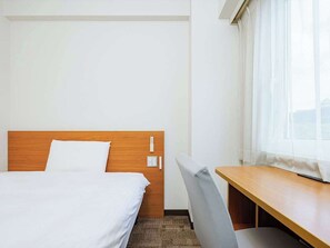Down duvets, desk, free WiFi, bed sheets