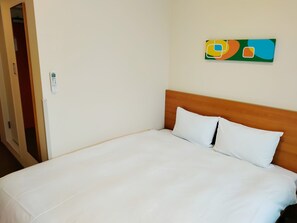 Standard Room, 1 Queen Bed, Non Smoking | Down comforters, desk, laptop workspace, blackout drapes - Comfort Inn Toyokawa Inter (Toyokawa)