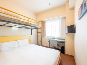 Standard Room, 1 Queen Bed + 1 Loft Bed, Non-Smoking | Down duvets, desk, laptop workspace, blackout curtains