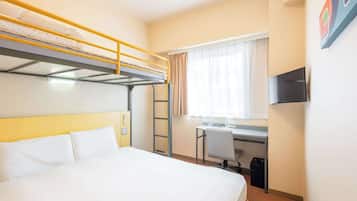 스탠다드룸, 침대(여러 개), 금연 (1 Queen Bed + 1 Loft Bed) | 오리/거위털 이불, 책상, 노트북 작업 공간, 암막 커튼