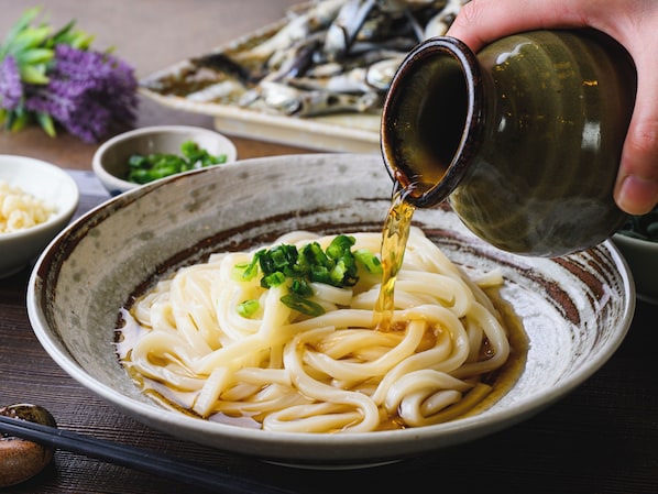 Daily buffet breakfast (JPY 1100 per person)