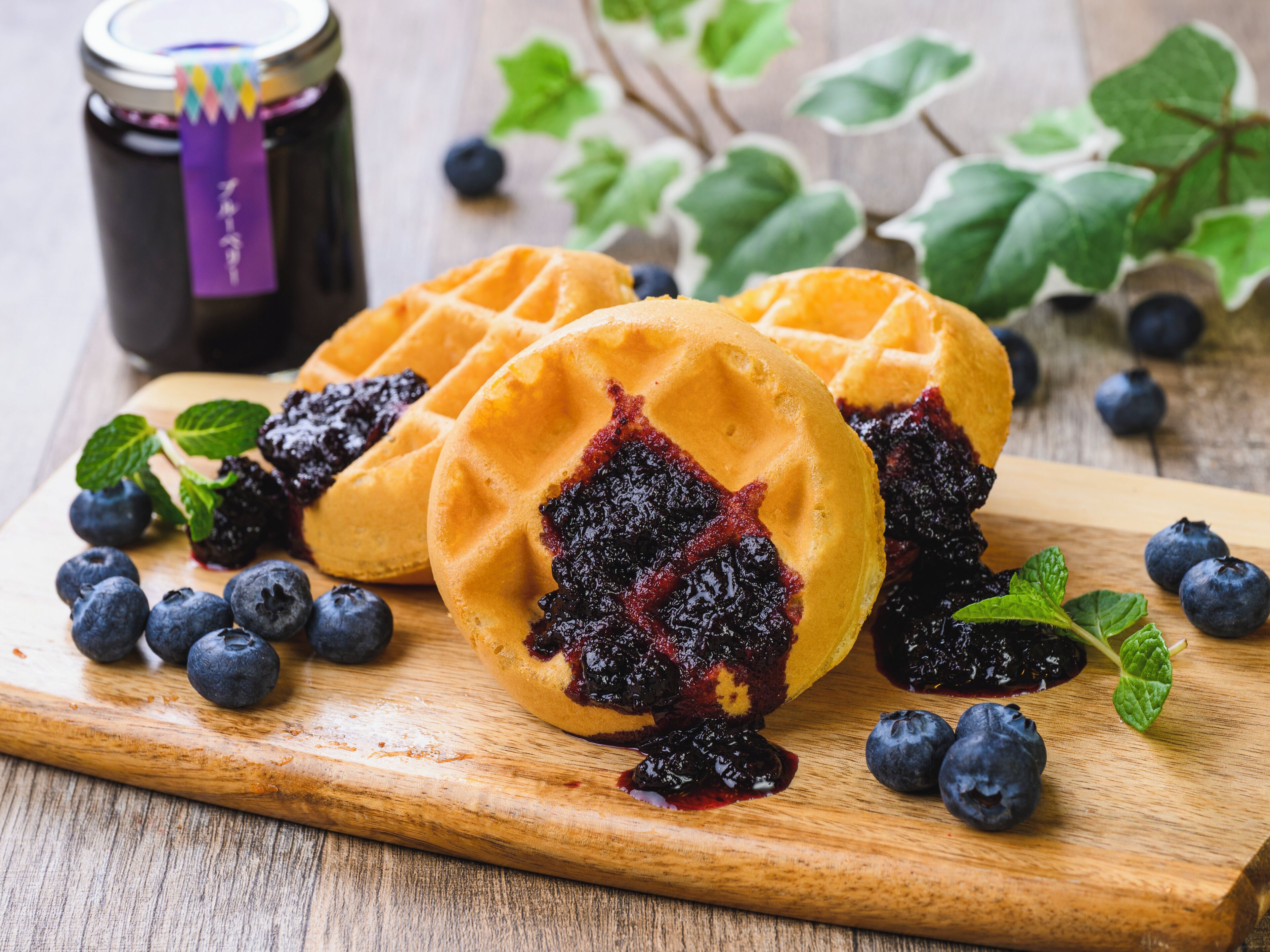 daily buffet breakfast (jpy 990 per person)